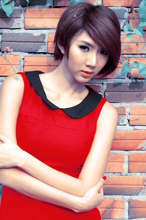 冲田杏梨之大胸女教师